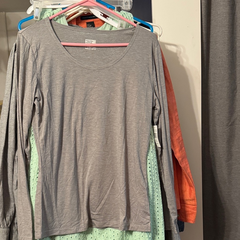 32 Degrees Light Gray Long Sleeve Tee